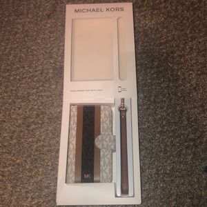 Michael Kors iPhone X or XS